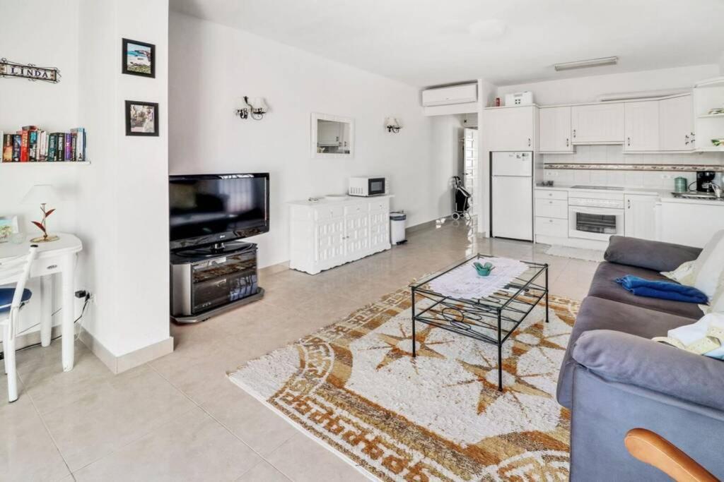 Capistrano Village B, 1 Bedroom + Free Wi-Fi نيرخا المظهر الخارجي الصورة